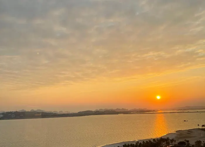 Modern Beachfront At Bay 公寓 下龍