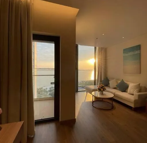 Modern Beachfront At Bay 下龍