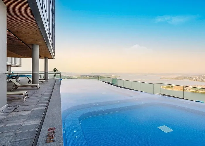 公寓 Modern Beachfront At Bay *