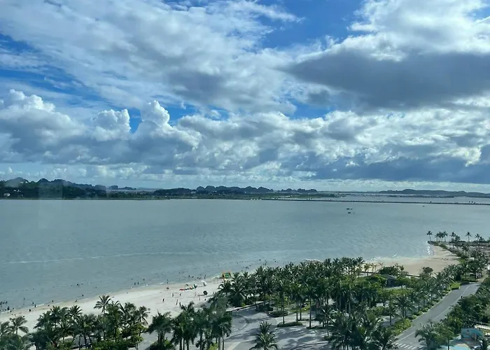 Modern Beachfront At Bay 下龍